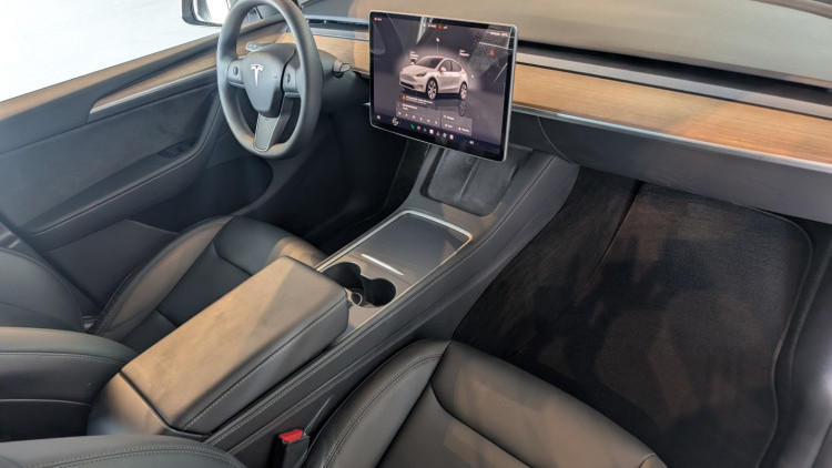 Tesla Model Y dual motor long range