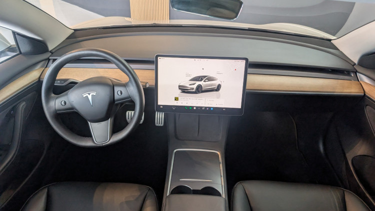 Tesla Model 3 Long-Range Dual Motor AWD