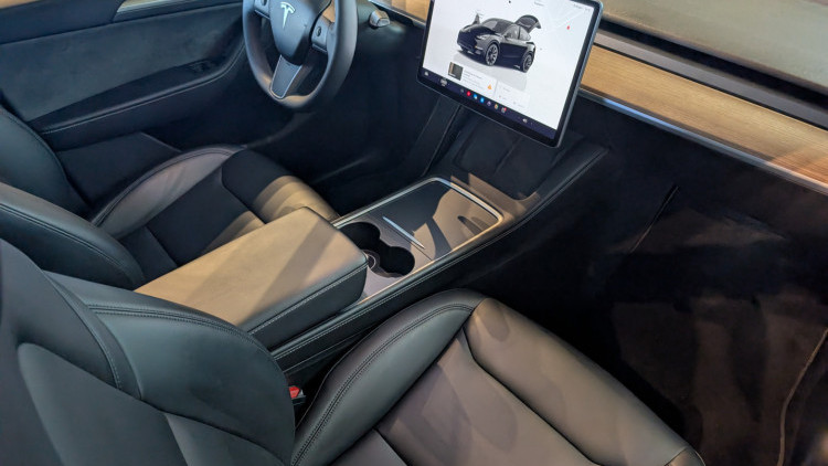 Tesla Model Y Dual Motor AWD