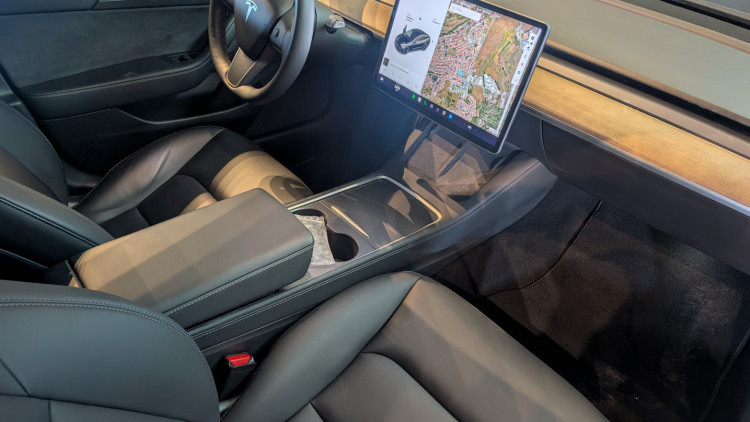 Tesla Model 3 AWD performance