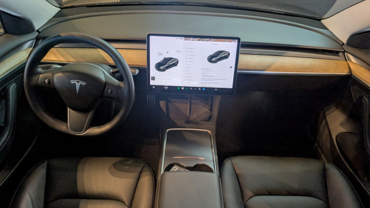 Tesla Model 3 AWD performance