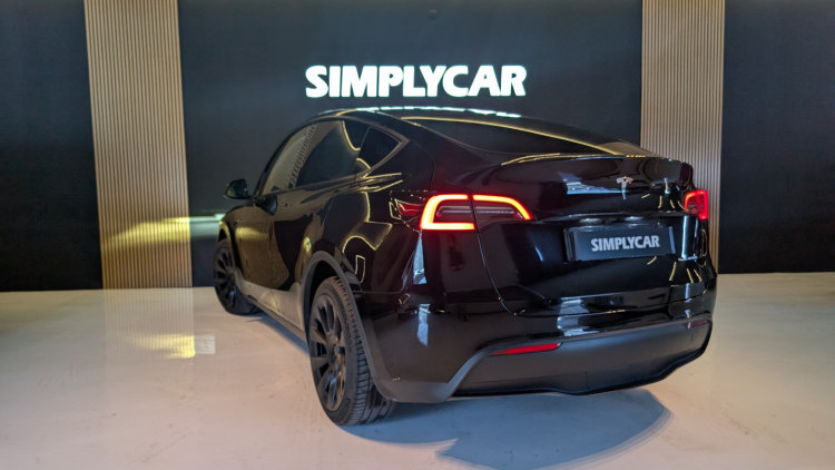 Tesla Model Y Dual Motor AWD