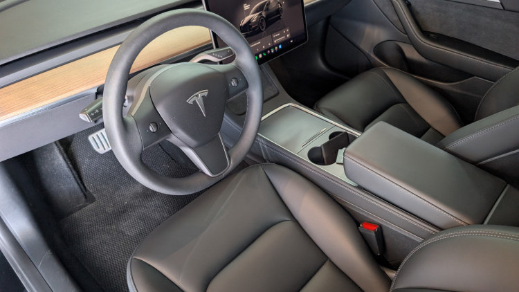 Tesla Model 3 AWD performance