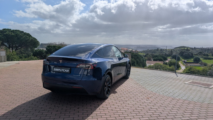 Tesla Model Y Duo motor long range