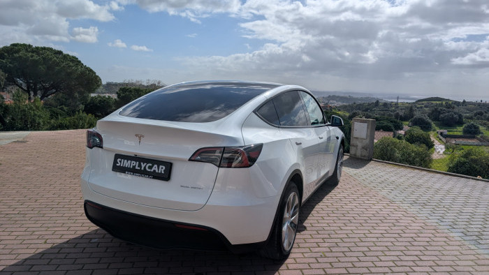 Tesla Model Y Duo motor long range