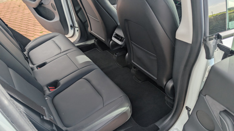 Tesla Model Y Duo motor long range