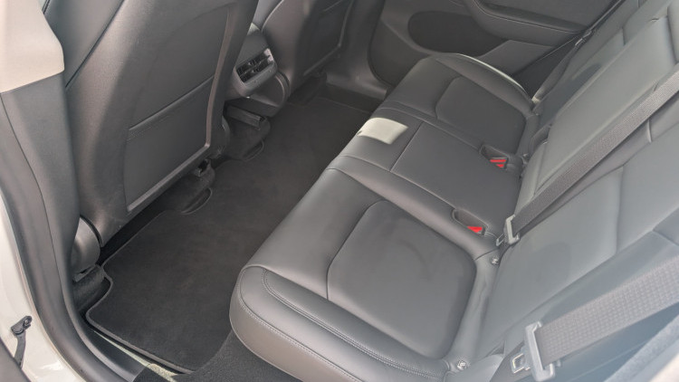 Tesla Model Y Duo motor long range