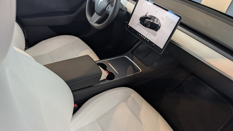 Tesla Model Y long Range Dual Motor AWD